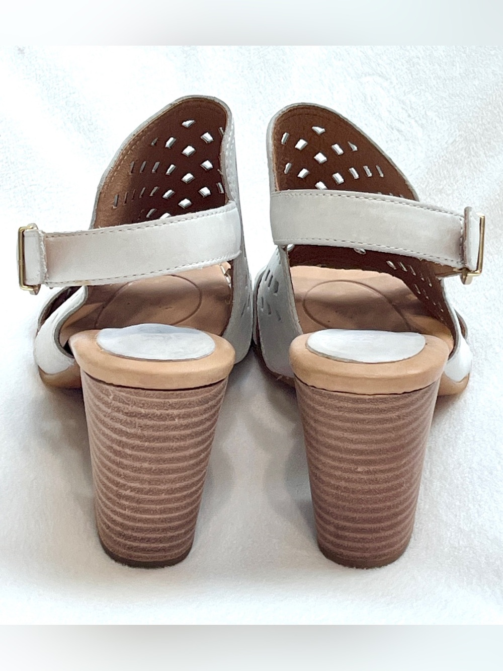 Born White Geometric Perforated Leather Block Heel Slingback Sandals 7 - Picture 4 of 8